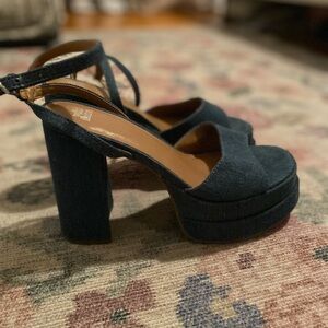 Source Unknown Black Platform Sandals
